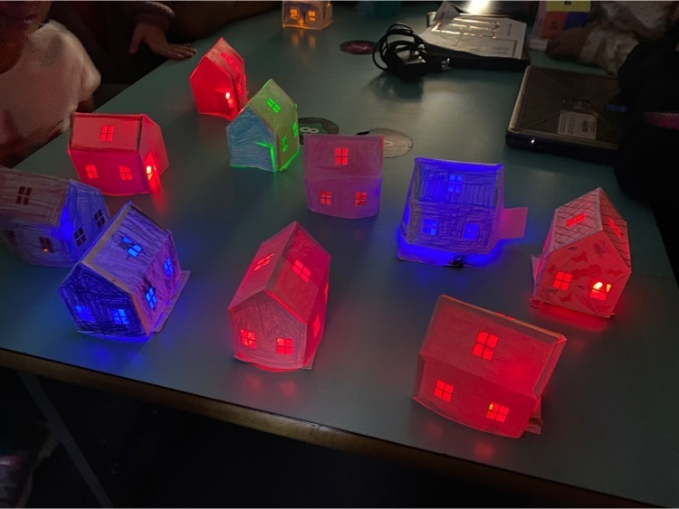 Alice Davenport Elementary School tweet media