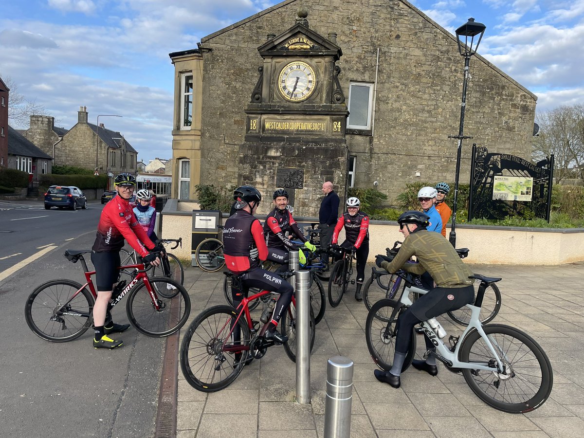 Two groups rode tonight’s chain gang, chilly evening but no wind with a touch of sunshine 🌞 

See you again next Tuesday at 18:30.