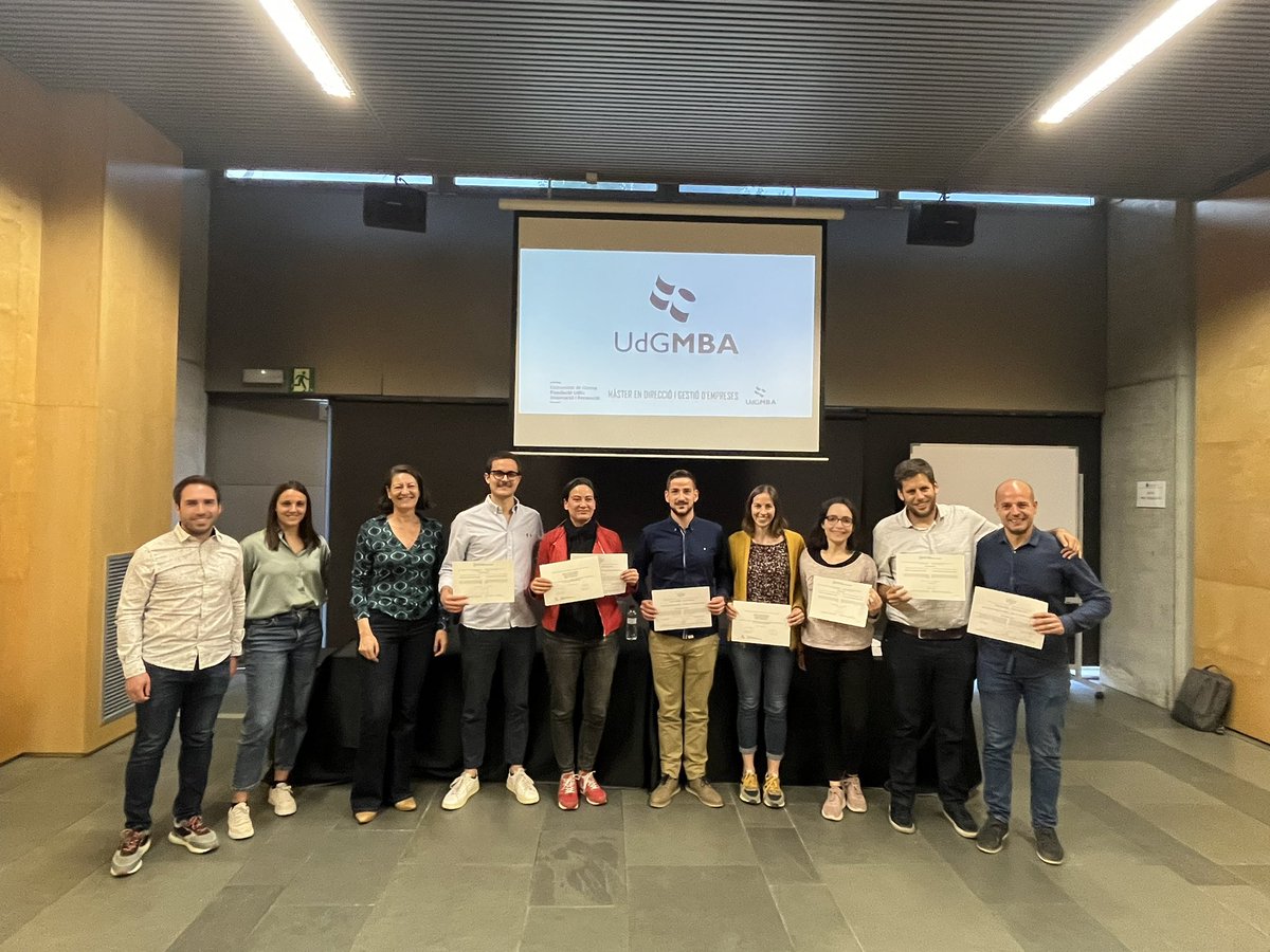 Alumnes de la 37ena edició del <a href="/UdGMBA/">UdGMBA</a> en l’acte d’entrega de títols i reconeixement del millor projecte de Pla d’Empresa. Hem comptat amb una conferència d’en M.A. Bonachera de <a href="/ABBIOTICS/">AB-BIOTICS</a> explicant el seu cas d’emprenedoria. Enhorabona a tots i totes pels excel·lents projectes!