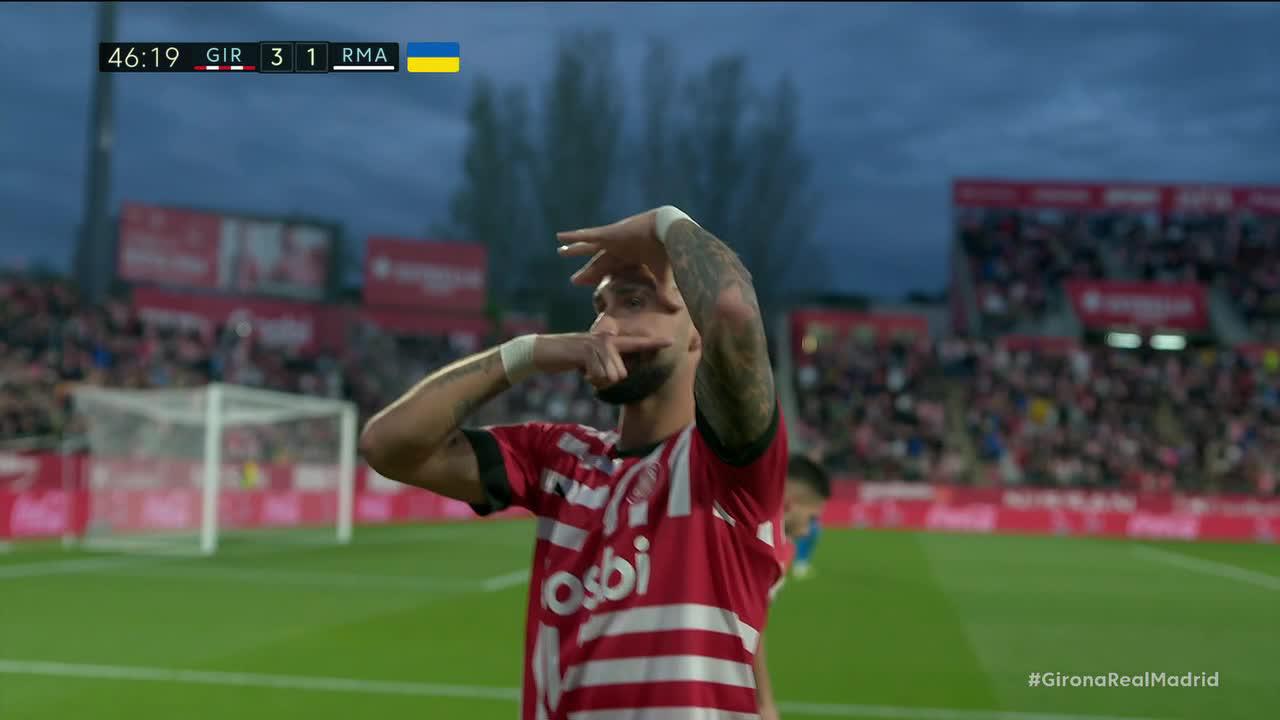 TATY HATTY. 🎩🎩🎩

Girona are putting it on Real Madrid. 😳

🎥: @ESPNFC 

”