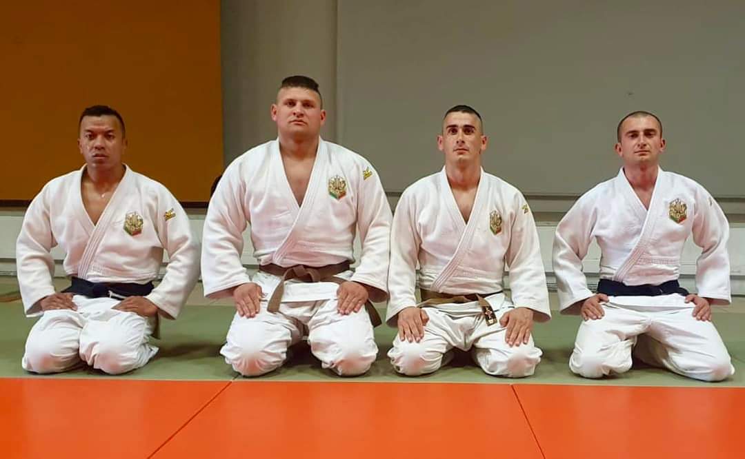 BPericoloso's tweet image. Demain, nos judokas représenteront le #1REG lors du championnat de France militaire de judo 🥋🇫🇷 Bon courage à eux 
LPN ❤️💪🏿
