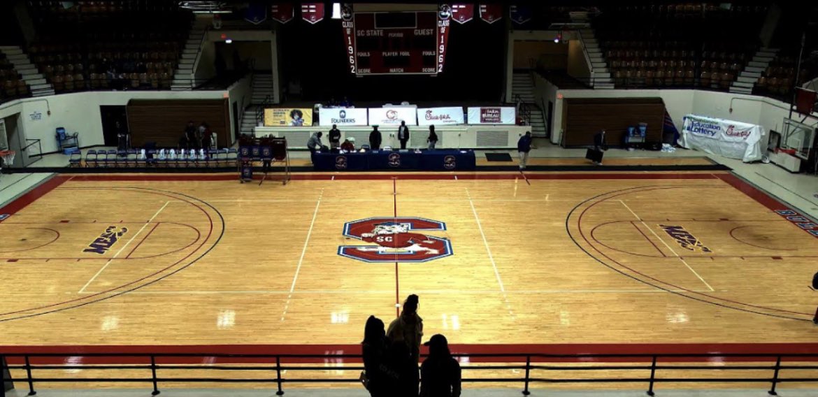 After a great conversation with Coach Sikes and Coach Hood, I am blessed to have received my second division one offer to South Carolina State University. 
@ScstateMBB @cyberathletix 
@TeamRHJAZ @azc_obert 
@VerbalCommits @TweetsbyCoachP
