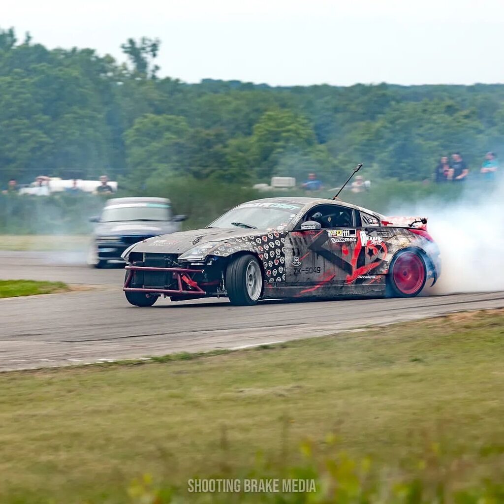 ladydriven_co's tweet image. 🙌
Great shot of @zeedrives sliding around @gingermanraceway!
📸 @shootingbrakemedia 📸
@gridlifefest - @gridlifeofficial

#ladydriven #gridlife #zociety #nissan #nissan350z #350z #jdm #drifting #womeninmotorsport #ladydrivenfam #teamladydriven #cargirl… instagr.am/p/CreCBKpv785/