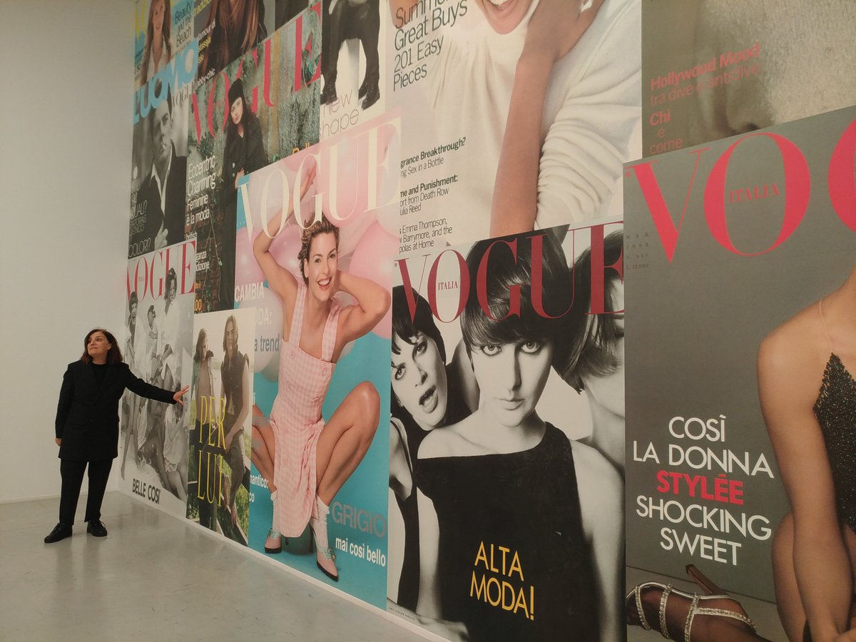 elviajeroaccide's tweet photo. ¡Por fin visitamos la #exposición fotográfica #meisel93, #ayearofphotography!
No nos podíamos perder esta ocasión única de contemplar en #ACoruña la obra de #StevenMeisel, uno de los #fotógrafos de moda más grandes de nuestra época. Y la hemos disfrutado con una #visitaguiada https://t.co/GAdx50JL8w