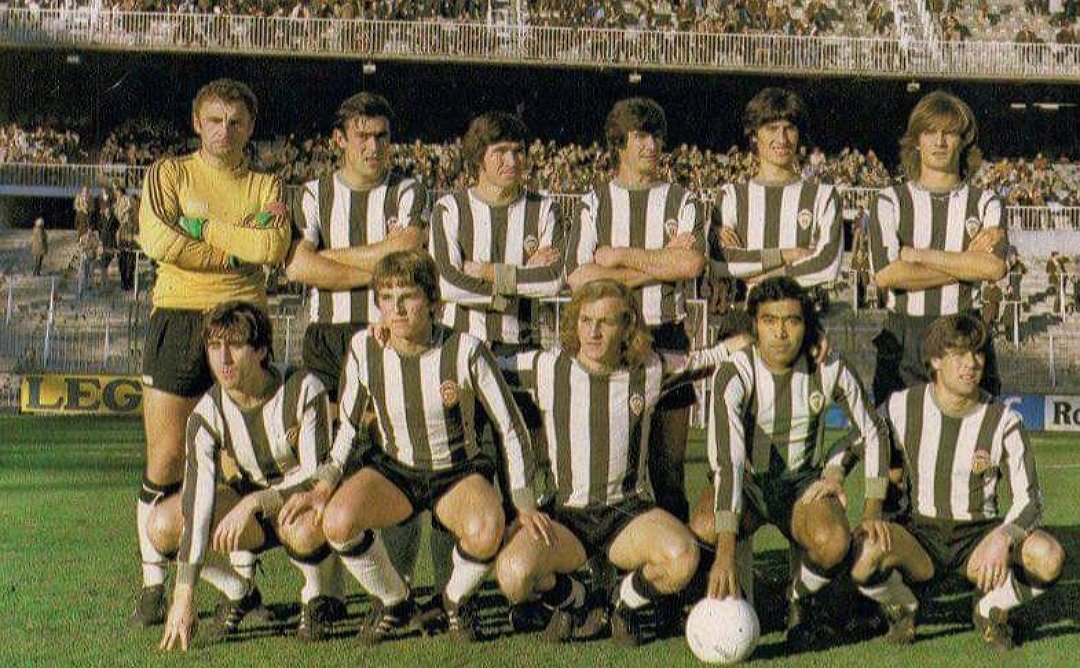 futbol_vivi's tweet photo. #CastillaCF 🆚️ #CDCastellón 
🔙 05/01/1980
🏟 #SantiagoBernabéu 
📌Račić, Planelles, Adalberto, Verdú, Subirats, Soriano, Beltrán, Roberto, Gilé, Cabrera y Viña.
#CDCastellón #PPO https://t.co/7yA5fUceq0