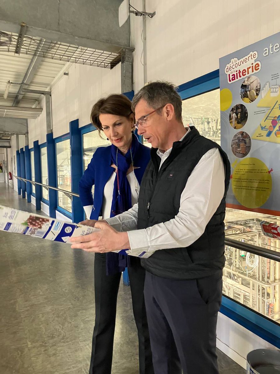 dcarlach's tweet image. 📍Dans la région @RCValdeLoire pour visiter avec Emmanuel Vasseneix, la Laiterie de Saint-Denis-de-l’Hôtel, entreprise familiale engagée dans la transition alimentaire durable. Une ETI à succès qui participe à l’#attractivité de son #territoire et au rayonnement de la France 🇫🇷 !