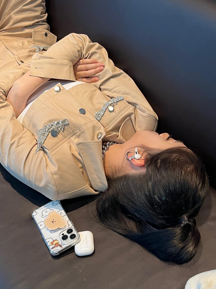 anan91186's tweet photo. sleeping baby puppy, a thread;

(little precious, have yourself a good sleep, i love you 😴) https://t.co/aiiyrWJGMM