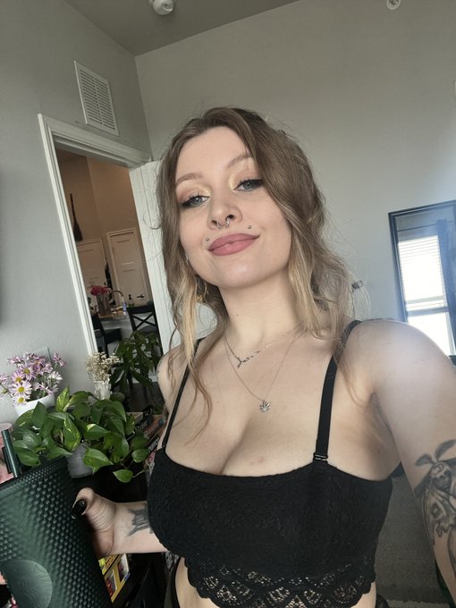 Um, y&rsquo;all definitely took advantage of that 420 sale! All 100 spots were taken 🫣 As a thank you, im extending<a href="/tag/altstarawards"class="tags"><span>#altstarawards</span></a>