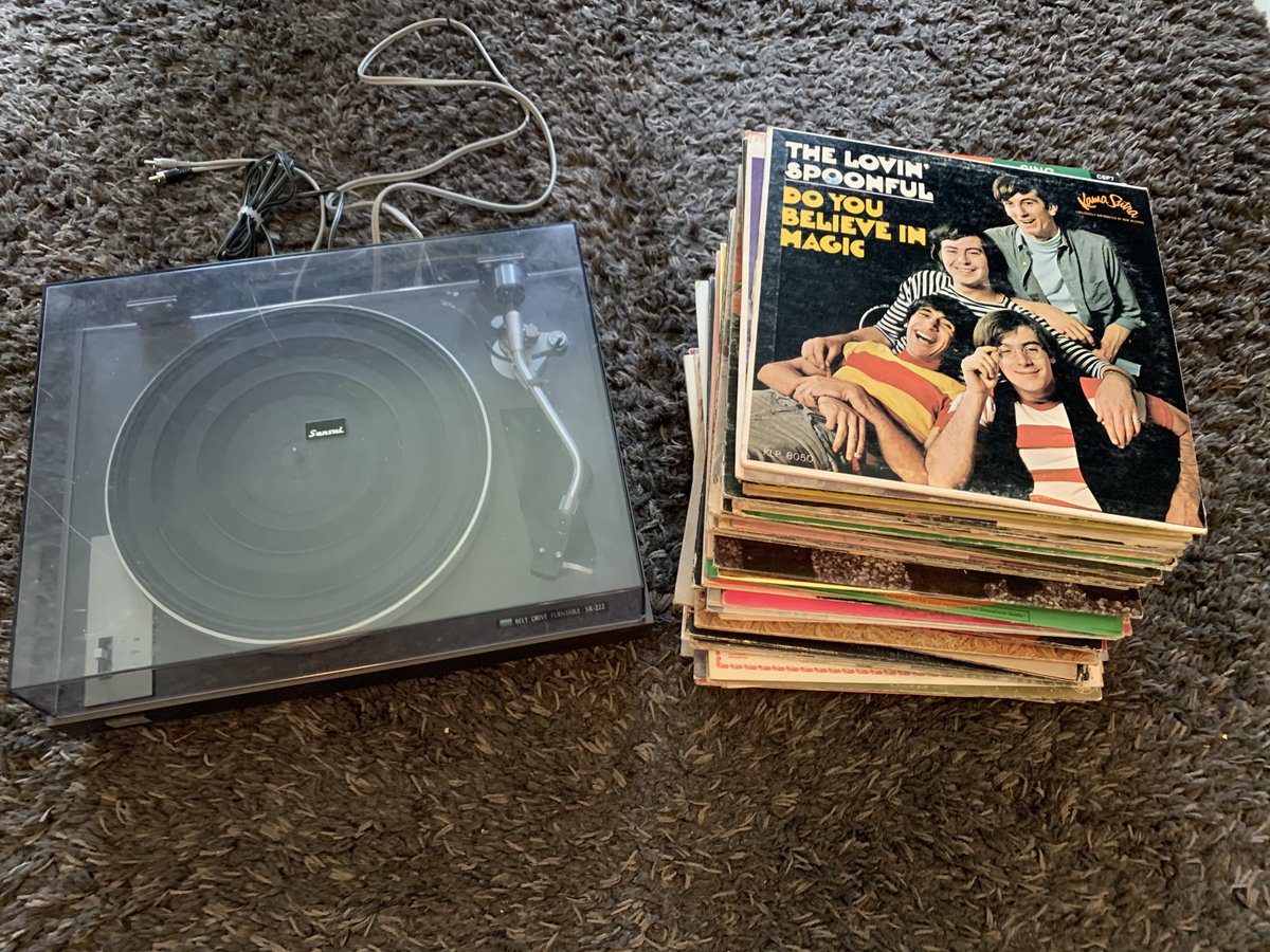 numbskullhub's tweet photo. Just repaired an old Sansui turntable and cleaned a stack of 60s and 70s records as a gift for someone because that’s the kind of psychopath that I am https://t.co/YdMADcgeya