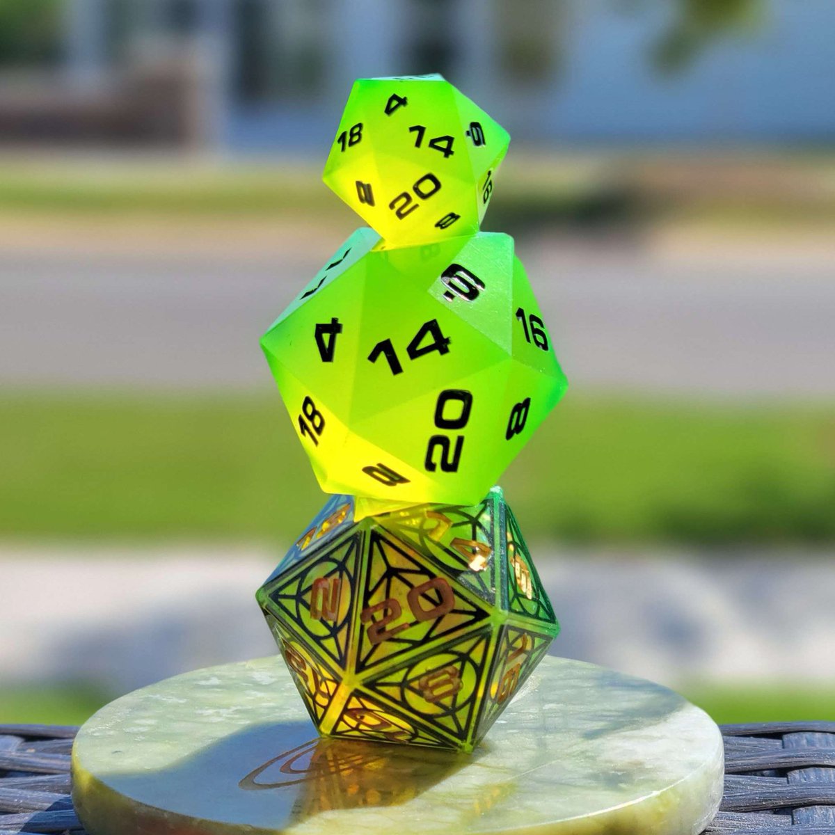 Chartreuse! 🧪🎲 Forged with an alchemist's potion, these dice are charged with a magical aura 💛💚

#dicelover #handmadedice #sharpedgedice #resindice #5e #polyhedraldice #ttrpg #pathfinder #dnd  #chartreuse #dfff00 #shadowrun #dicegoblin
