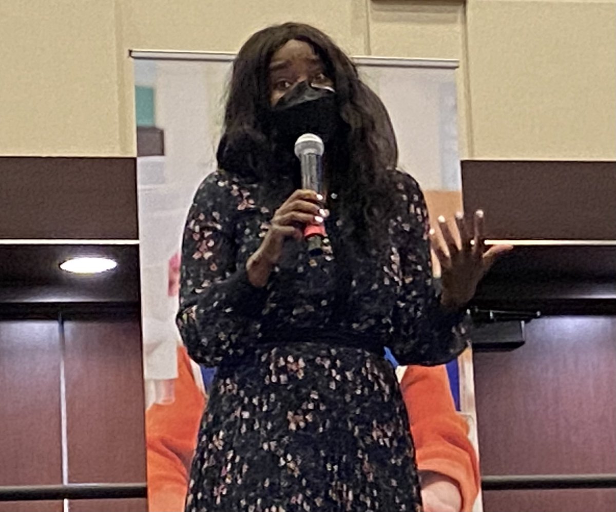 WithrowQuest's tweet photo. @takarasmall keeping her closing keynote on #TO &amp; the #digitaldivide real, geeky and student-centred #tdsbUL23 in other words, @WithrowQuest we 💕 u @takarasmall #edtechitup @tdsb @LC4_TDSB @BeverlyOBrien17 @BelindaLonge #ABCsofTech https://t.co/oFdTDlVGUH