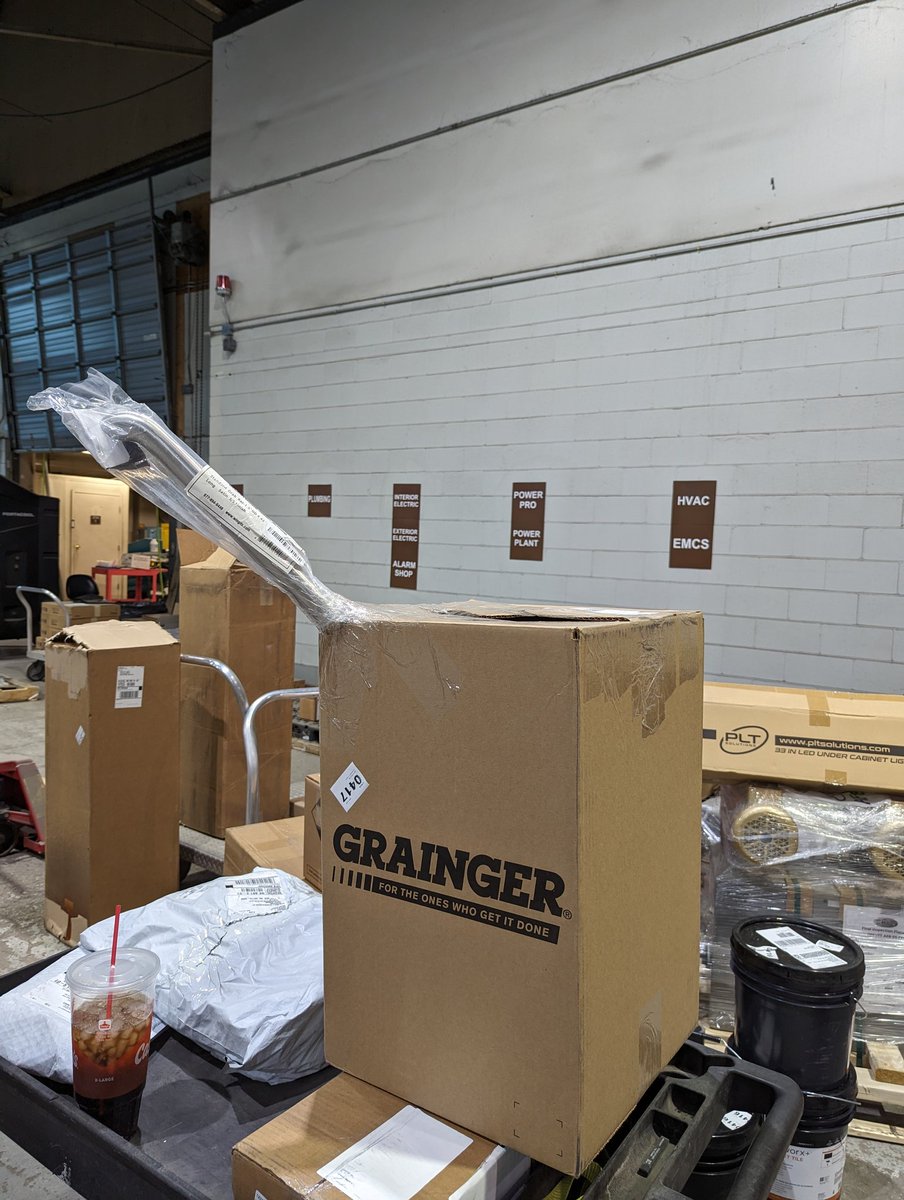 two2mnyxs's tweet photo. @grainger not sure this is the best way to ship? https://t.co/AE46u8lgdR