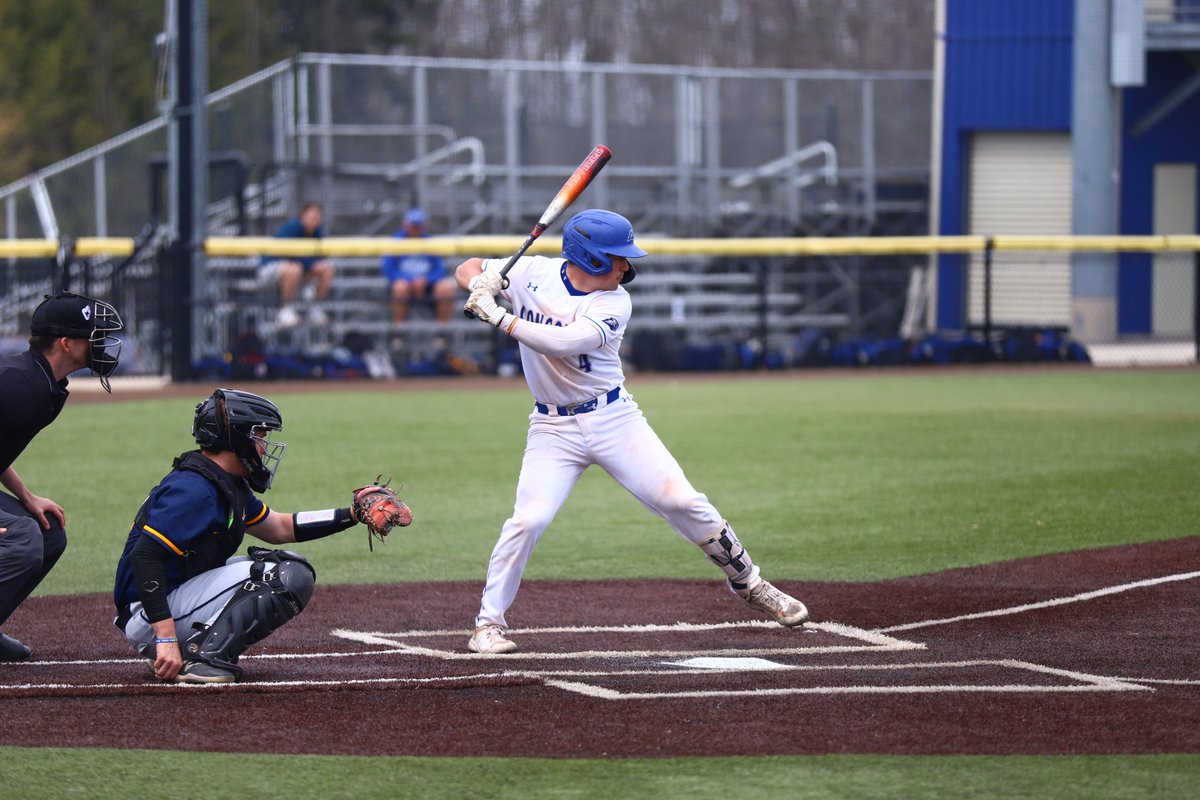 CUWFalcons's tweet image. Mid-day doubleheader for @CUW_Baseball!
⚾️ vs Marian, starting at 1pm and 4pm!
📈 cuwfalcons.com/sports/bsb/202…
📽 cuwfalcons.com/links/g4jig5
🎙 @MMenzl for game one, and @glenn_gpearce for game two!
#️⃣ #d3baseball #NACCtion #CUWsoarsHigher