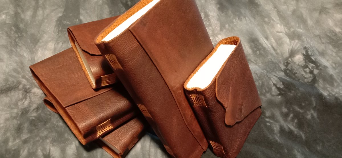 sidewalkcellist's tweet photo. I'll be on the Drive this Sunday Afternoon at the Britannia Art Fair from noon to 4pm, helping my partner sell his beautiful handmade books. Come down and say hello!  - https://t.co/Q1CQruMabp https://t.co/crAOPXT0Ly