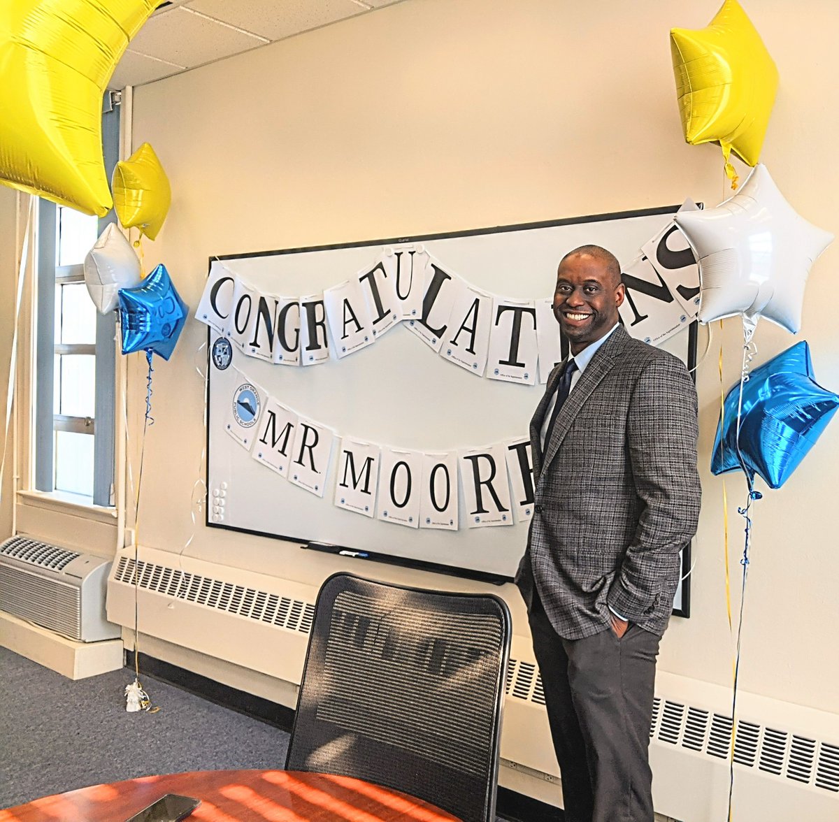 Mr. Moore tweet media