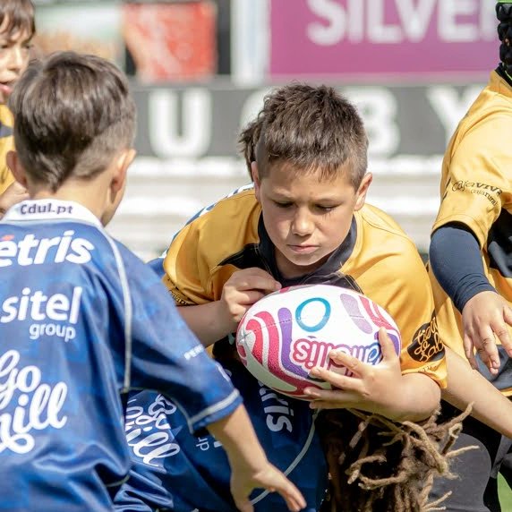El sábado la escuela representó al Club en el torneo WallEllis, impecable organización de <a href="/VRAC/">🧀 VRAC 🧀</a>
Compartimos una jornada en la que grandes y pequeños demostraron que lo que más nos gusta es disfrutar del oval y del juego que nos brindan los contrincantes.
#SomosCantera 
💛🖤💛