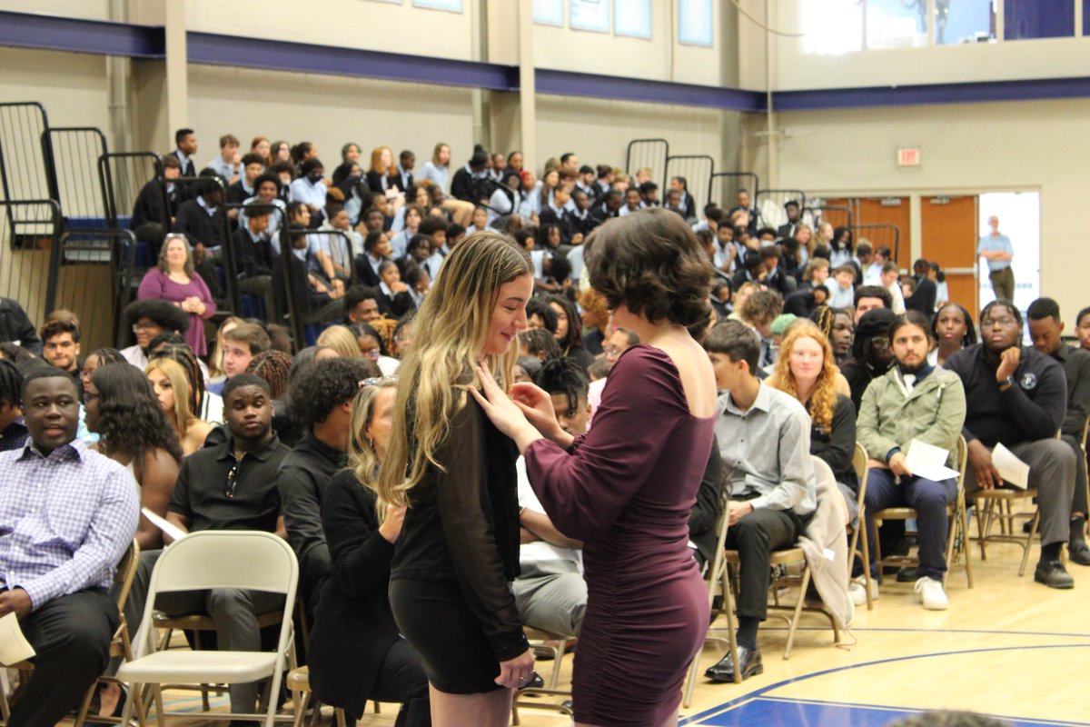 Pallotti_HS's tweet photo. Today, Pallotti celebrated its annual Pinning Ceremony, where the Senior class pin the Junior class. The ceremony encourages the Juniors to take on the leadership role among their peers that the Seniors had and to continue to lead by example. https://t.co/km8ANzIFAF