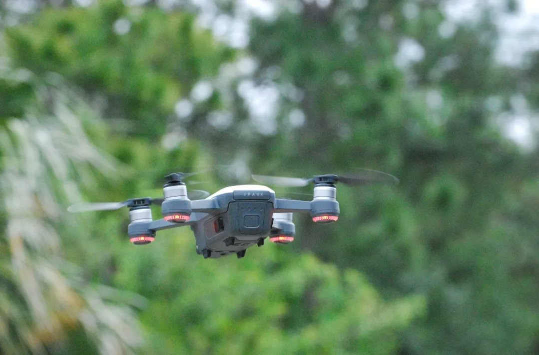 IACIS's tweet image. 🚁 UAV Drone Course🚁 

The UAV Drone Course going on this first week of #IACISOrlando Event is taught by Spyder&apos;s father-son duo Rob Attoe and Damien Attoe! Today they took their class out to have some fun flying drones. Below are some epic action shots!

#iacis #dfir