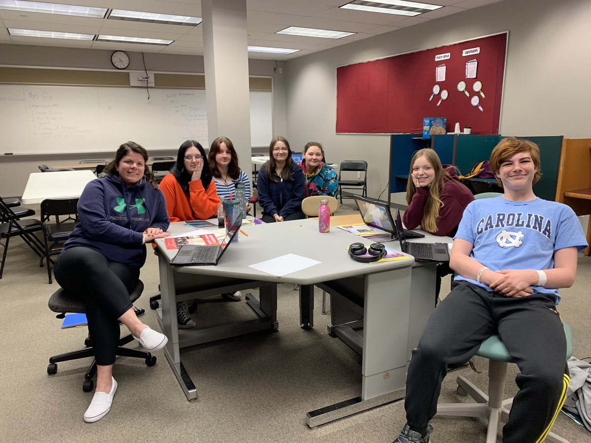 The four characteristics of a healthy community are: acceptance, appreciation, acknowledgement, and caring.  The Aevidum Club then worked together as a group to brainstorm ways we can promote these ideas in the middle school school.