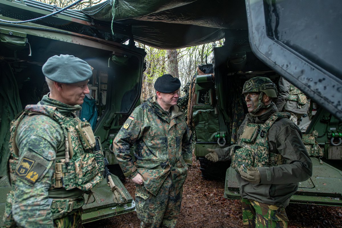 13LichteBrigade's tweet photo. We were recently visited by our Division Commander, Major General Ruprecht von Butler from 10th Panzer Division. Von Butler visited exercise Offensive Rhino and spoke with us on working in the Division. #warfightingcapable @Defensie @landmacht @bundeswehr @RvonButler https://t.co/9uJEjj3IwB