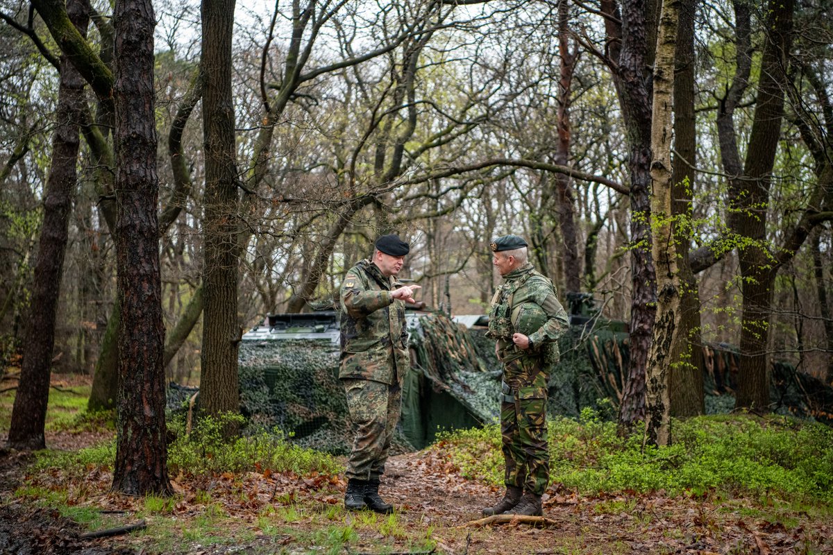 13LichteBrigade's tweet photo. We were recently visited by our Division Commander, Major General Ruprecht von Butler from 10th Panzer Division. Von Butler visited exercise Offensive Rhino and spoke with us on working in the Division. #warfightingcapable @Defensie @landmacht @bundeswehr @RvonButler https://t.co/9uJEjj3IwB