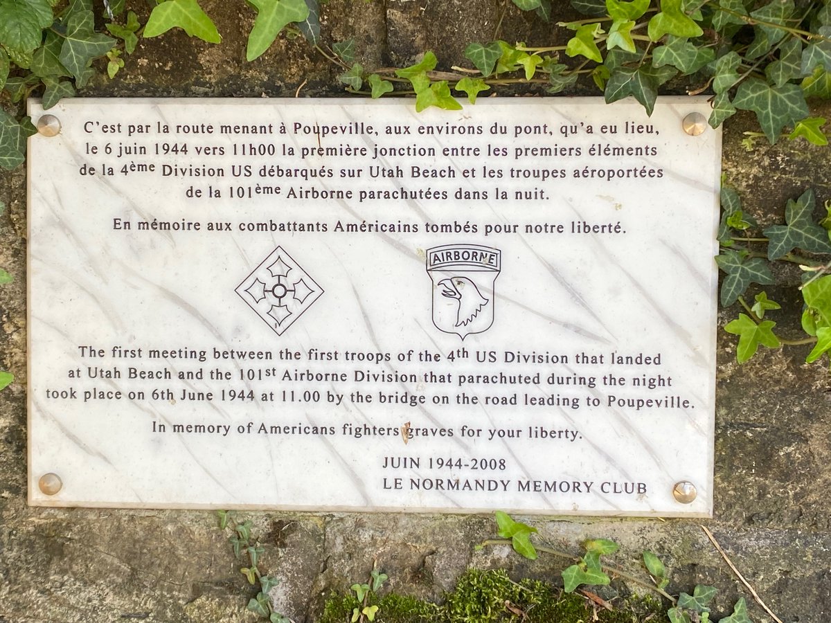Cette plaque se trouve sur un site emblématique du département de la Manche, non loin d'Utah Beach. Oui mais où précisément ?