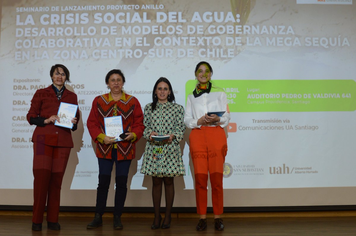 UAinvestigacion's tweet photo. ¿Te perdiste el lanzamiento del #proyectoAnillo "La crisis del #agua"? 🤔
¡No te preocupes!
Lo puedes ver acá👉🏼 https://t.co/o1kE1IlF7X
Participaron la Dra. Paola Bolados, Dra. Pilar Barría, Dra @TatianaCelume y Carlos Estévez @mop_chile 💦👀
#Agua #Investigación #Ciencia https://t.co/atwgvYm7IV