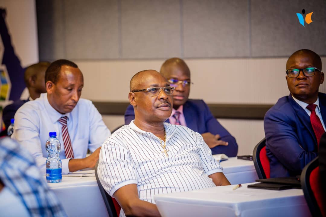 chrisnibas's tweet photo. Dans le cadre du #PublicPrivateDialogue appuyé par TMA &amp; coordonné par la @cfcibburundi - Revue en présence de SE @MinCommerce - du cadre légal du tourisme (le🇧🇮 &amp; le #EACSingleTouristVisa) &amp; Analyse des droits d’enregistrement sur les crédits bancaires accordés aux investisseurs https://t.co/AjVU0ospXA