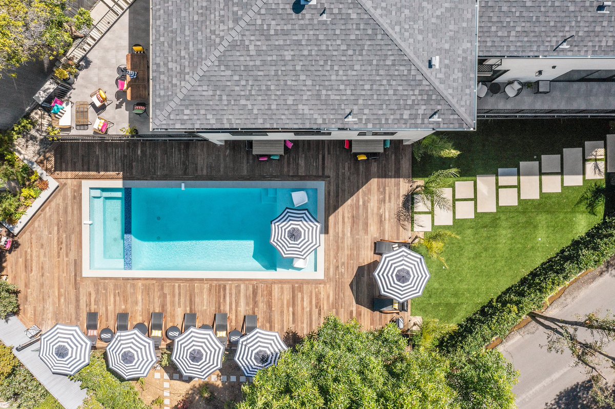 Alexwallre's tweet photo. For Sale or Lease | 📍Hollywood Hills
| 5 Bedrooms | 7 Bathrooms | 4863 SQ.FT. | A true rare property offering the most amenities and resort style living!
Offered at $5,700,000 or $26,500 per month. Nestled in the Hollywood Hills Contact us for more information. https://t.co/RstIEpJmug