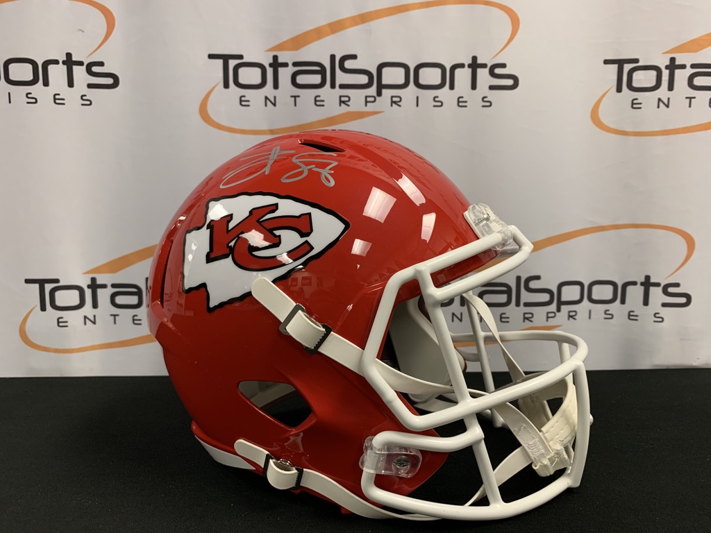 TSEKansasCity's tweet photo. 🏈 DRAFT DAY DEAL ALERT 🏈

With the 63rd overall pick in the 2013 NFL Draft, the Kansas City Chiefs select... TRAVIS KELCE!

Travis Kelce autographed full size speed replica helmets are $429 with discount code "KELCE87"

⬇️⬇️⬇️

https://t.co/aMH1vnHhws https://t.co/VQvw0Okax2