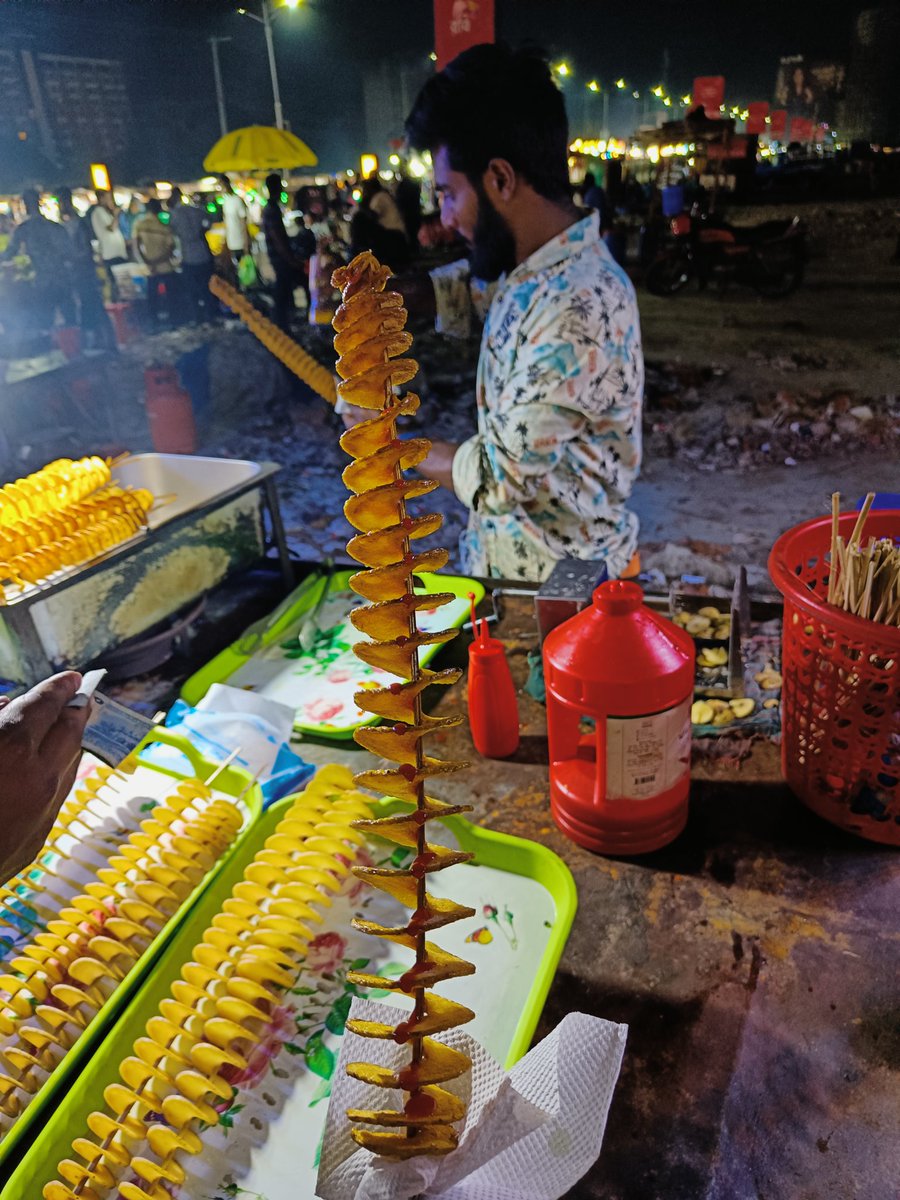 THESKB69's tweet image. This street food is kinda fire ngl 🔥