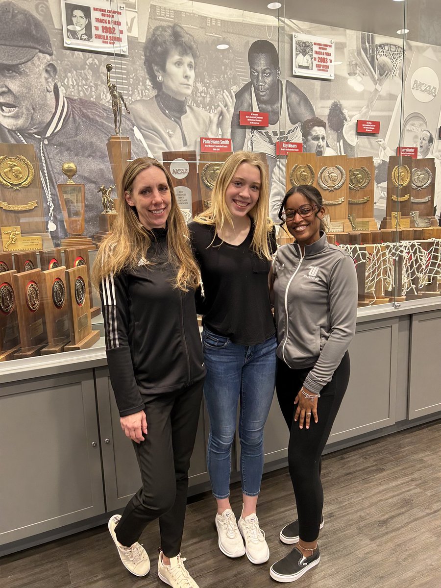 Had an amazing visit + got my first offer from <a href="/wittwbb/">Witt Women's Basketball</a>!! Thanks <a href="/Melissa_Kolbe/">Melissa Kolbe</a> and <a href="/GrahamLexxus/">Lexxus Graham-Blincoe</a> for an amazing day!!