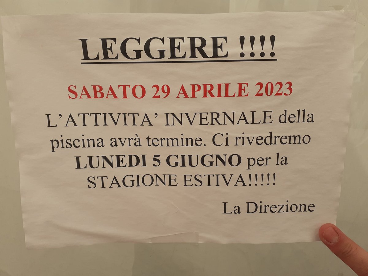 binoshiro's tweet photo. Questo messaggio è stato affisso venerdi in piscina #costoli e nonostante sapessimo che la convenzione  di concessione spazi acqua avesse scadenza 30 aprile @DarioNardella
@sarafunaro #astrolabio ha bisogno di una piscina #inclusione #disabili
#sammarone #guccione https://t.co/OPBH1BgdR4