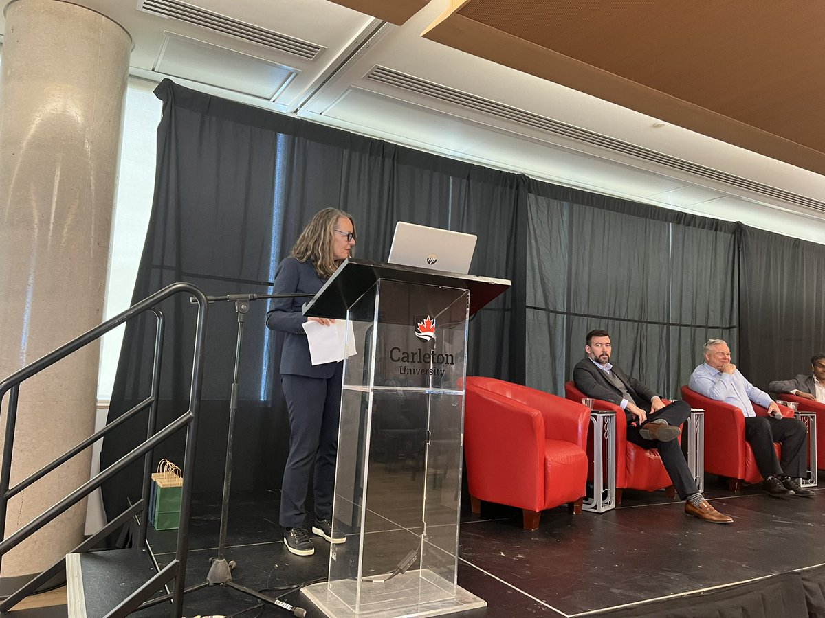 olgabaysal's tweet photo. @TraceyLauriault wrapping up #DataDay9 by moderating a panel on transparency, trust, and accountability in the financial sector @CU_DataScience @CarletonScience https://t.co/gQbZ0xZZVX