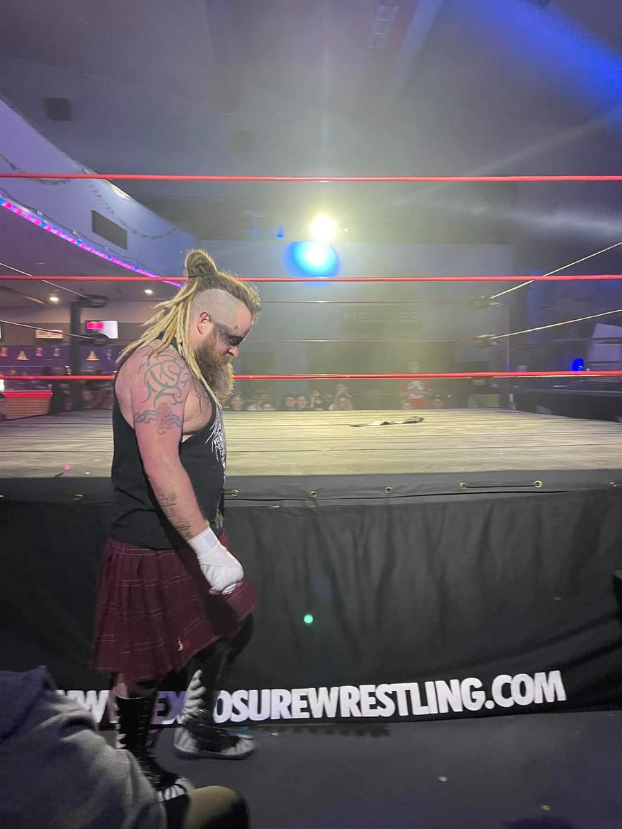 CwnAnnwn6943's tweet photo. Midgard has changed #wrestling #ewe https://t.co/CVSrIM7g7Y