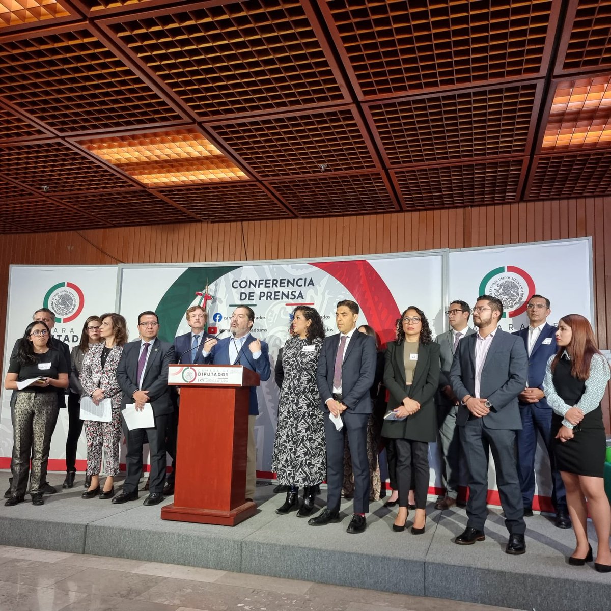 #Conéctate | #EnVivo 

🎙️ Inicia la Rueda de prensa

fb.watch/k7TBwa1nN4/?mi…

#SESNA #Anticorrupción