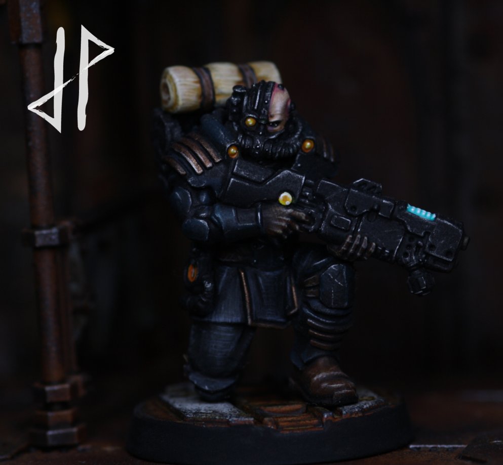When batons and riot shields just don't cut it. 

#necromunda #palaniteenforcers #paintingwarhammer