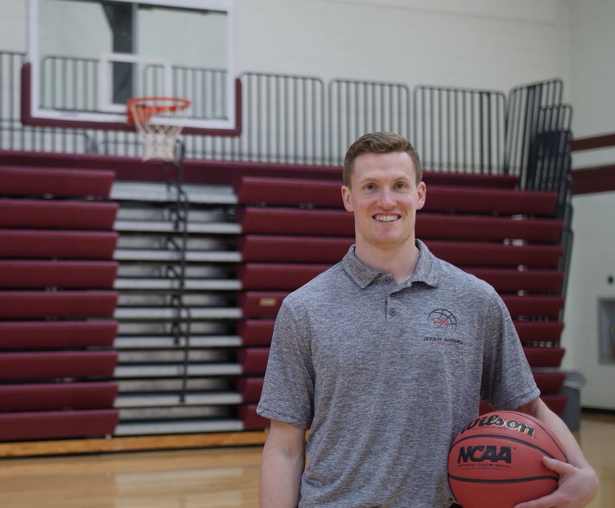 Tom Moore tweet media