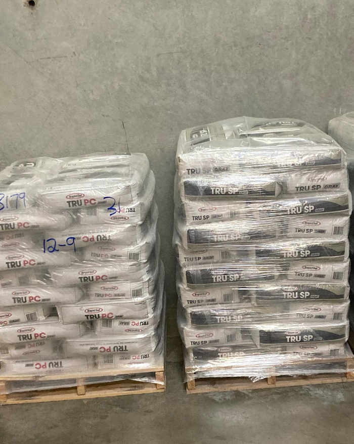 ResFloorSupply's tweet photo. Choose your fighter 💪🏻 TRU PC or TRU SP? Shop BOTH at (832) 426-4599 or 4601 S Pinemont Dr #118, Houston, TX 77041
#floors #flooring #flooringstore #concrete #concretework #concretefloor #concretelife #concretefloors #polishedconcrete #polishedconcretefloors #concretepolishing https://t.co/oJ2SGERBjD