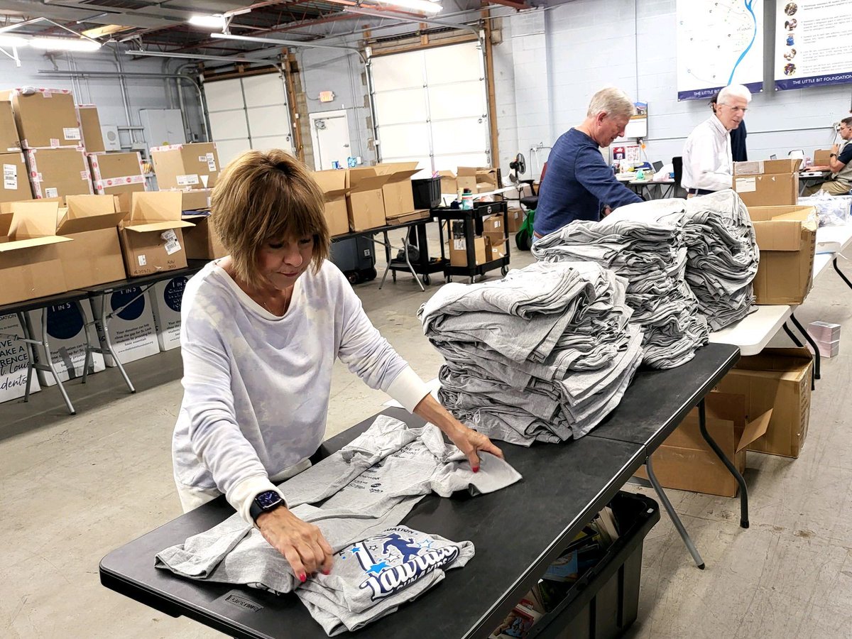 TheLittleBitFDN (@littlebitstl) on Twitter photo Our terrific volunteers preparing Race packets for #laurasrun4kids this Sat! Reminder that Packet pickup is available tomorrow, 10AM-6PM, at <a href="/bigriverrunning/">Big River Running Co</a>, and at Little Bit on Thurs from 8AM-6:30PM. OR, you can pick up your packet day of the race. Still time to register! Our terrific volunteers preparing Race packets for #laurasrun4kids this Sat! Reminder that Packet pickup is available tomorrow, 10AM-6PM, at <a href="/bigriverrunning/">Big River Running Co</a>, and at Little Bit on Thurs from 8AM-6:30PM. OR, you can pick up your packet day of the race. Still time to register!