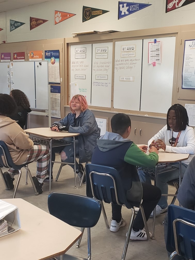 Our AVID 6th graders created business cards for their future careers with interesting facts and information! Then, they participated in a networking event to discuss their businesses and what it takes to go into that profession #AVID #AVIDaacps 🤝💼