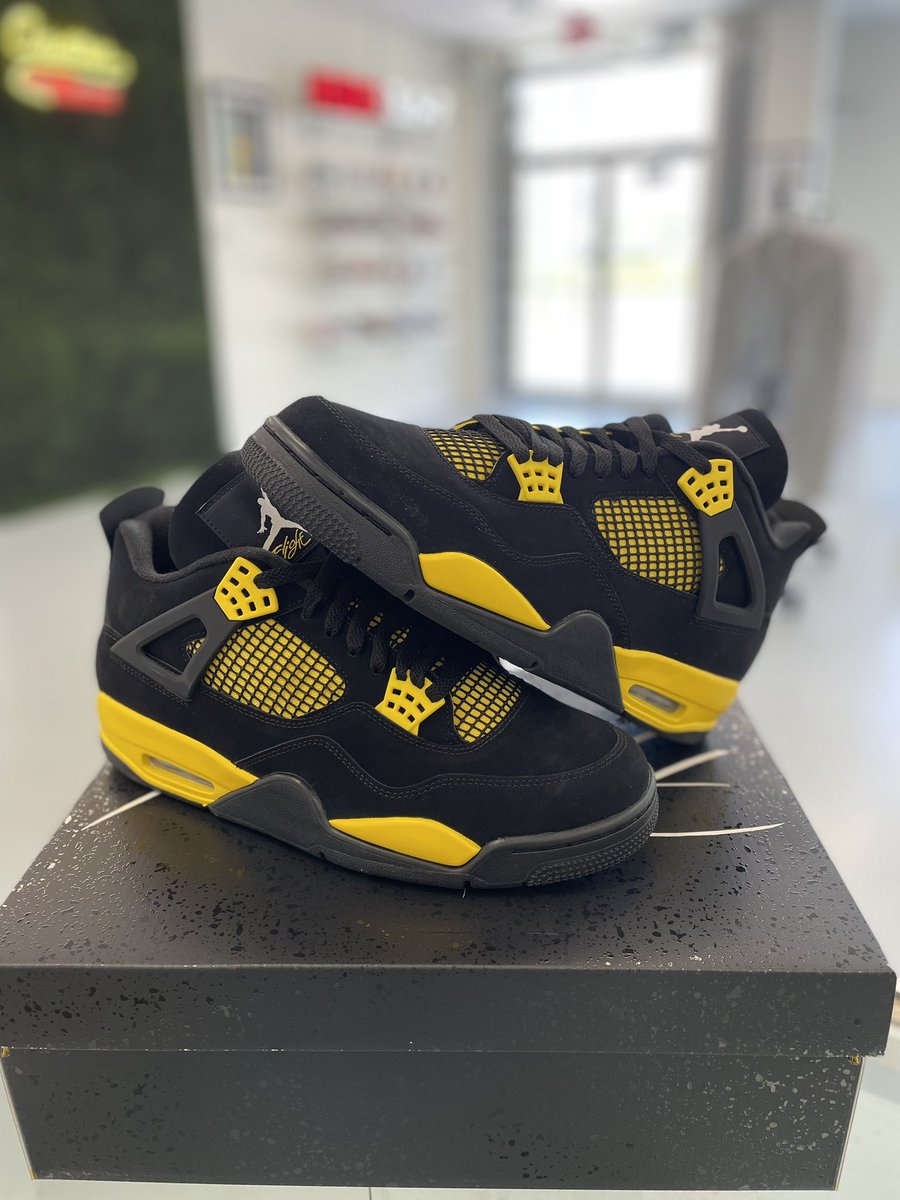 Jordan 4 Retro “Thunder” (2023) ⚡️ May 13, 2023