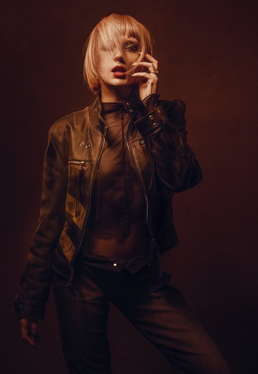LRMphotos's tweet image. From my recent shoot with LittleB.
All clothing part of the studio’s wardrobe room

#fashion #model #meshtop #shorthair #photograghy