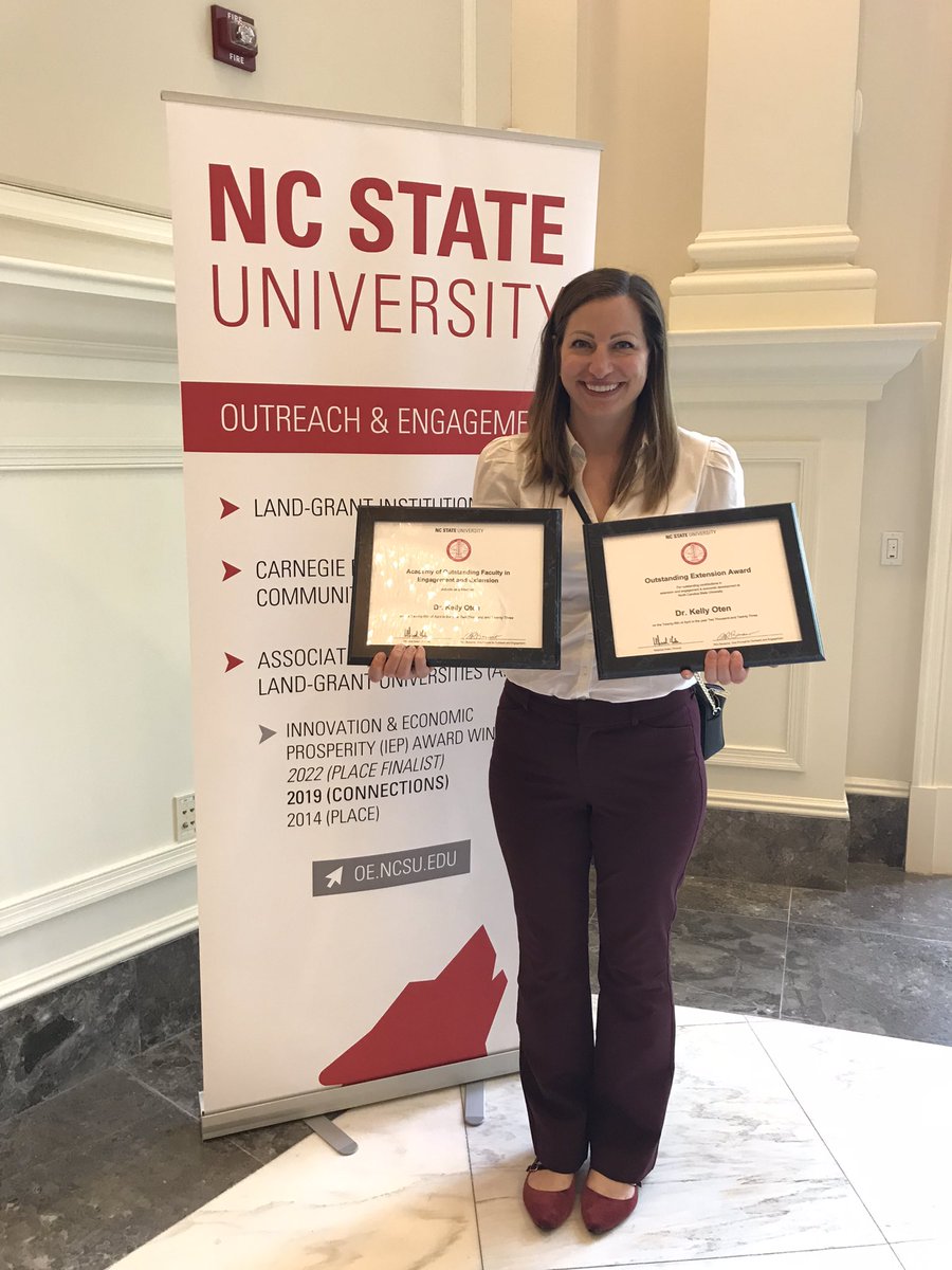 Congratulations to our very own Dr. Kelly Oten @kellbelle416 who received the 2022 NCSU Outstanding Extension Award and induction into the NCSU Academy of Outstanding Faculty in Extension and Engagement! Well-deserved honors, and all of us <a href="/NCForestHealth/">NC State Forest Health</a> are so proud.