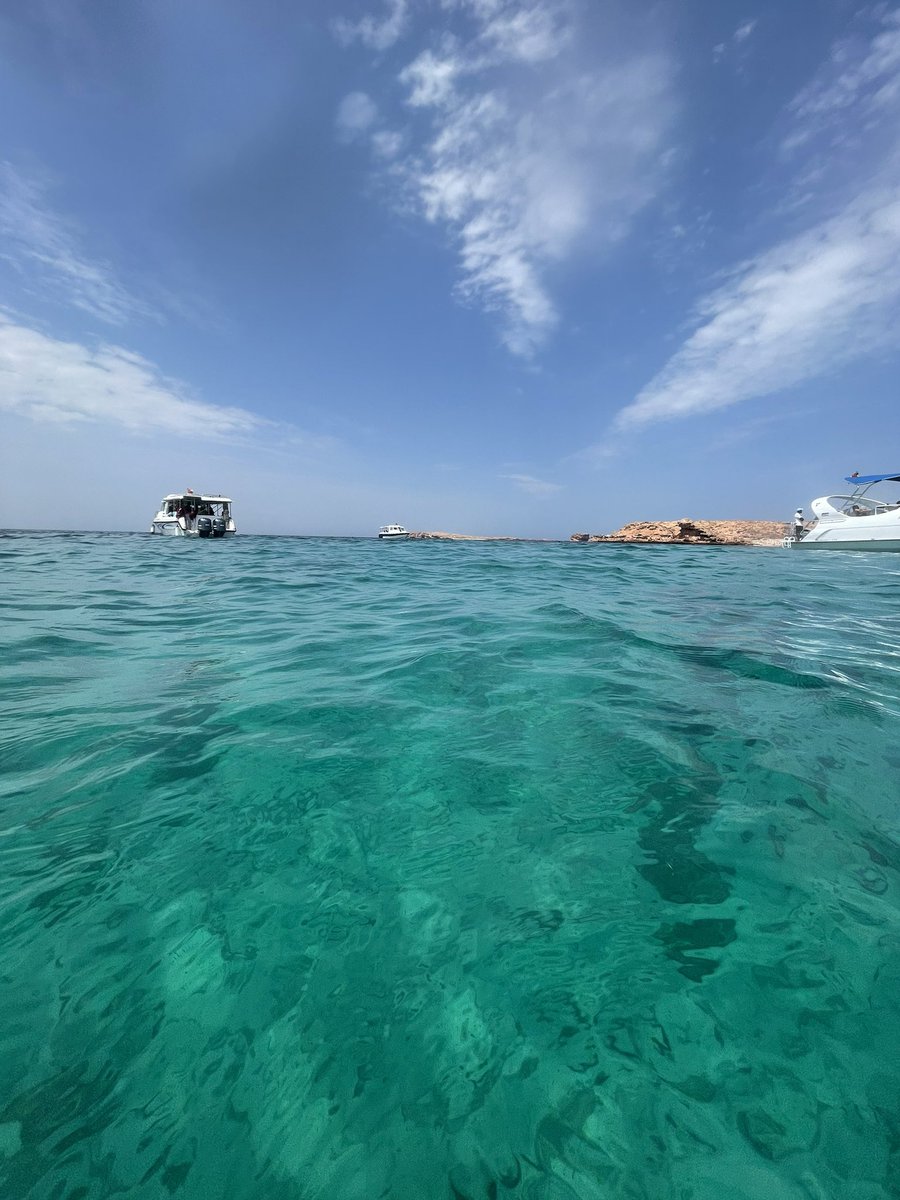 Anood_allbinali's tweet image. - I’m fallen in love Muscat 📍❤️☀️
موسم الورد المحمدي في عمان 🌸
#Dimaniyatisland #Snorkeling #RoseWater 🏝️🤿
