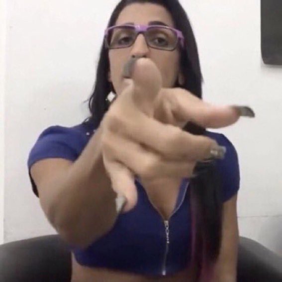 aleocinogeno's tweet photo. @yanescudo ué yan vc tá por acaso insinuando que homens afeminados n podem ser objeto de desejo, atração ou afeto por parte de mulheres cis ou trans devido a vestimentas socialmente associadas a determinados gêneros que pertencem ao esquema binário? lhe faltou atravessamentos #defendamosus https://t.co/cwYhPbjqN7