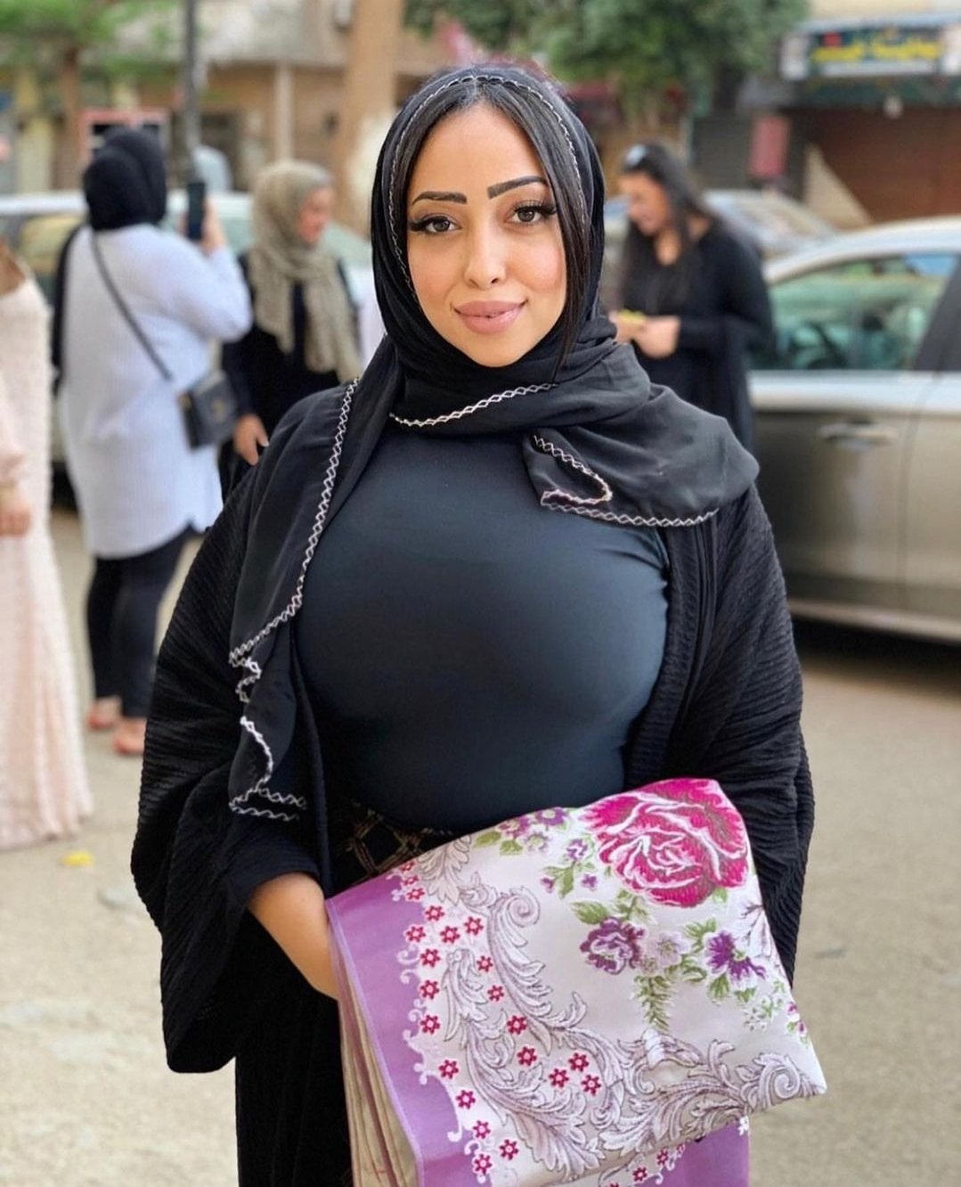 𝓜𝓮𝓱𝓻 𝓟𝓪𝓴𝓲𝔃𝓪 on X: Aadaab in black hijaab..💖 Welcome Twitter  family💖💖 t.coVlKgCY9R4c  X