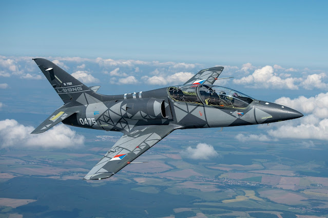 ZitIstanbul's tweet photo. Dnes poprvé vzlétl prototyp lehkého bitevního a cvičného letounu TAI-Hürjet. Včera český výrobce letadel Aero provedl úspěšný zálet prvního kusu sériově vyrobeného letounu L-39NG.
čtěte více na https://t.co/Hu4mqmlnoq
#letoun #hurjet #L39NG #armada #Cesko #Turecko @ZitIstanbul https://t.co/lCBiXTrul4