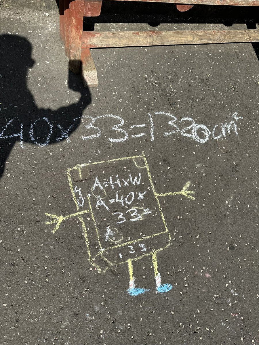 MissThomson___'s tweet photo. Primary 7 made the most of the sunny weather by getting outside to measure and calculate the area of shapes! 📐☀️ @cleland_ps https://t.co/XwkVoCzHhT