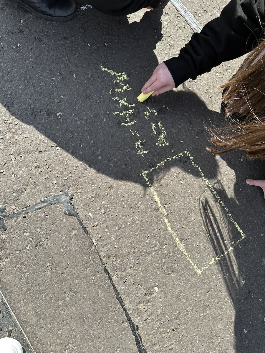 MissThomson___'s tweet photo. Primary 7 made the most of the sunny weather by getting outside to measure and calculate the area of shapes! 📐☀️ @cleland_ps https://t.co/XwkVoCzHhT